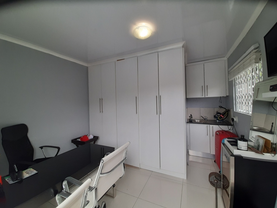 4 Bedroom Property for Sale in Abbotsford Eastern Cape